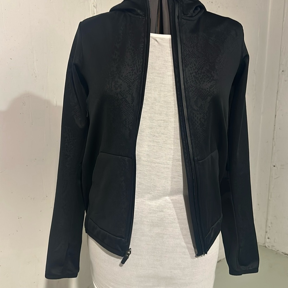 Nike black animal print hoodie therma fit zip up 2 front pockets & side pocket